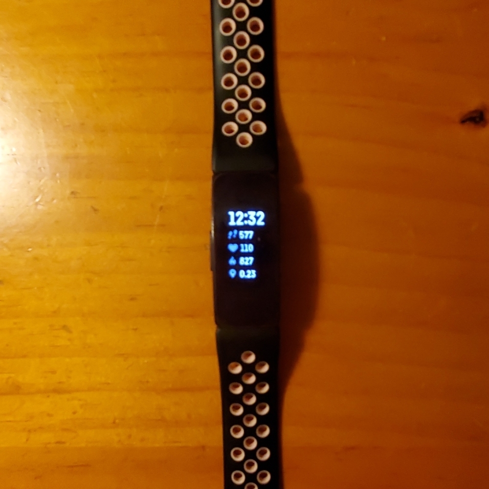 Fitbit inspire HR in lily